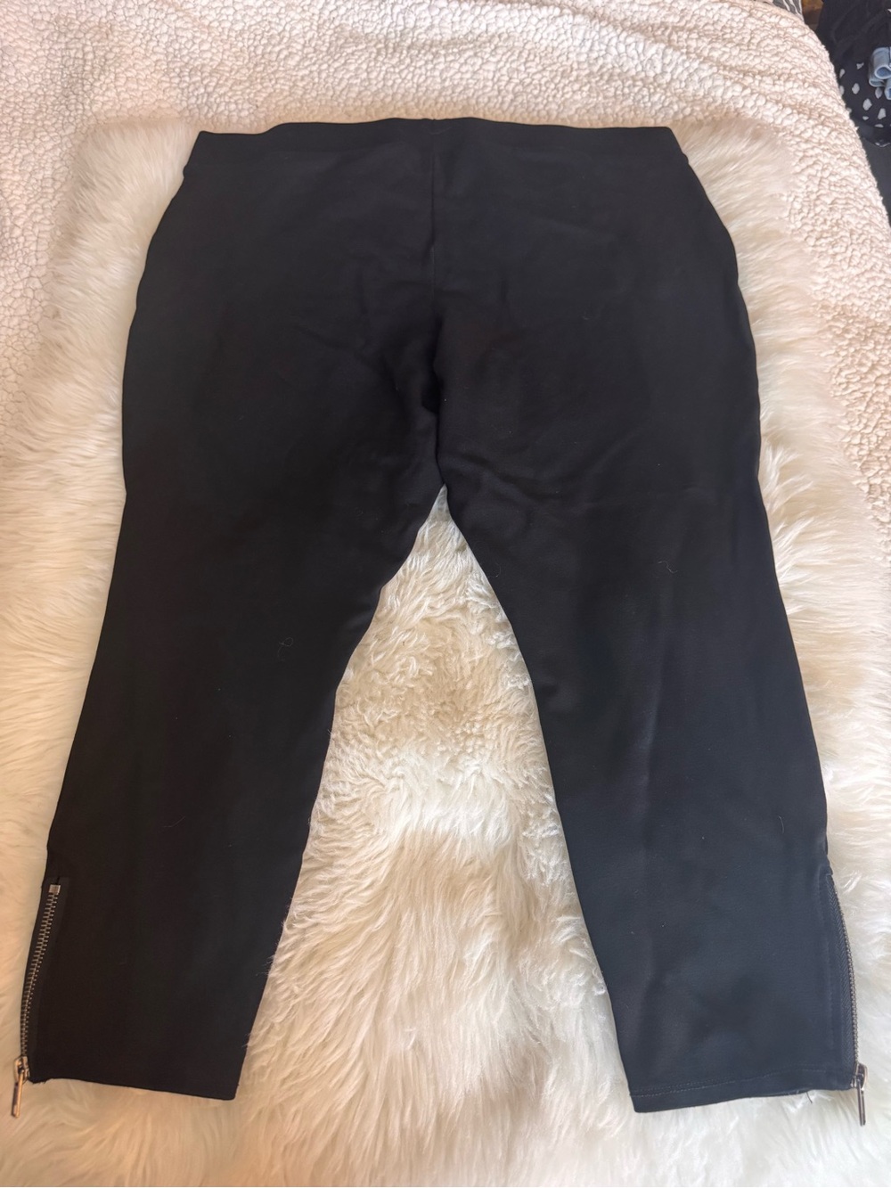 Torrid Black Casual Cropped Leggings with Ankle Zipper - Picture 6 of 6